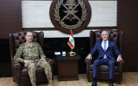 قائد الجيش عرض مع النائب التوم والسفير اللبناني في باكستان الأوضاع العامة