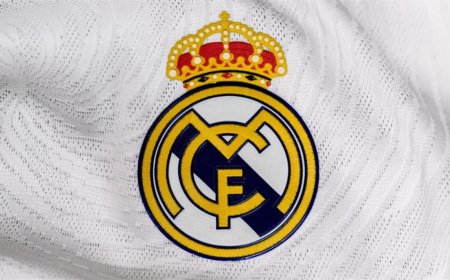 ريال مدريد يكتسح ريال بيتيس ويقلص الفارق مع برشلونة