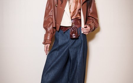 جينز الأرجل الواسعة يتصدّر موضة الشتاء…