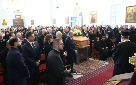 السيدة فيروز ودعت نجلها الاصغر هلي في مأتم حاشد في المحيدثة - بكفيا