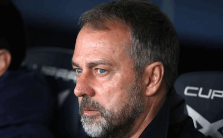 يوم صعب لمدرب برشلونة.. فليك غاضب