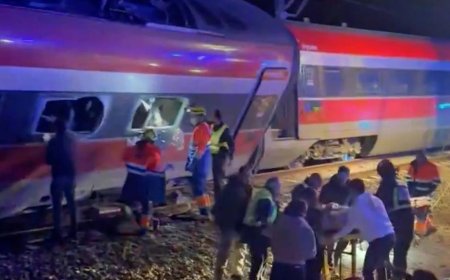 24 قتيلا بتصادم قطارين