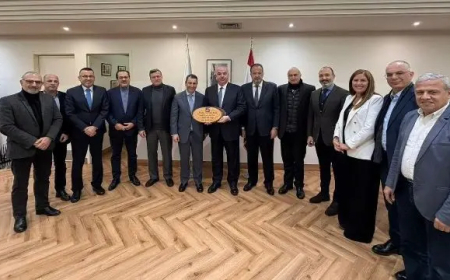 وزير الاتصالات بحث مع إدارة "ألفا" واقع القطاع وخطة تطوير الشبكة