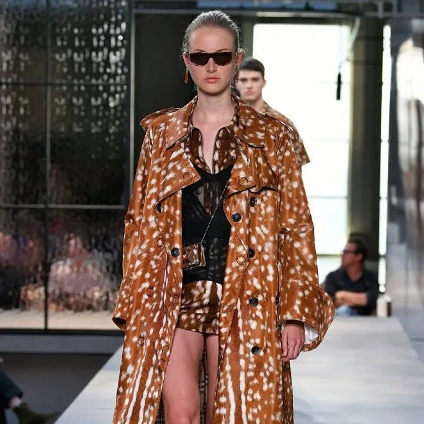 وداعًا للفهد... نقشة الغزال تتقدم بقوة في عالم الموضة!