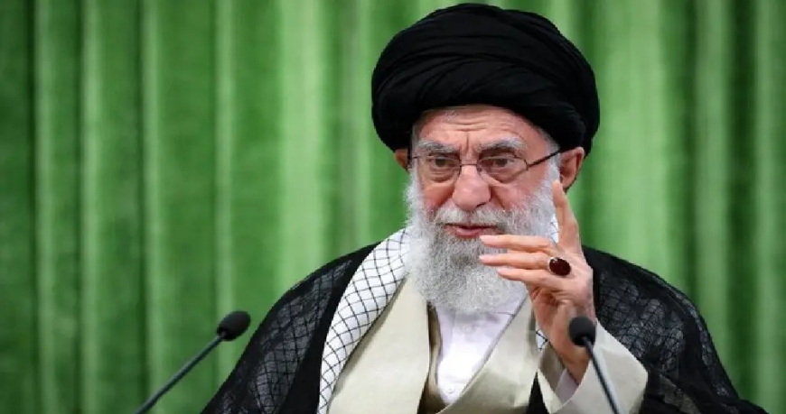 خامنئي يؤكد عدم التراجع في وجه المخربين ومخاوف من استمرار حجب الإنترنت