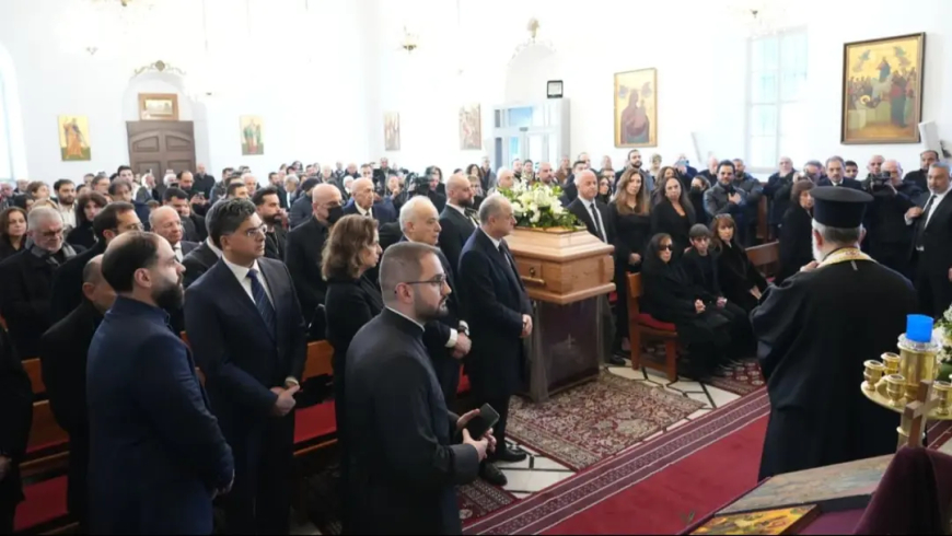 السيدة فيروز ودعت نجلها الاصغر هلي في مأتم حاشد في المحيدثة - بكفيا