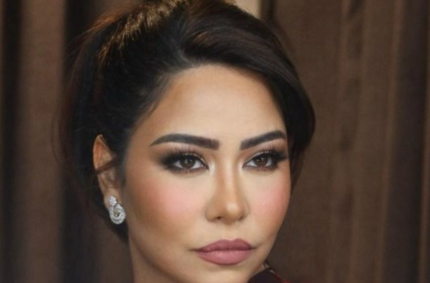 سيارة إسعاف ونجوم في منزل صديقتها…ما جديد حالة شيرين؟