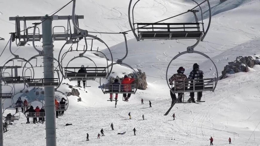 ماذا يجري في كفردبيان؟