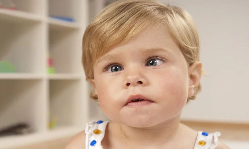 هل اهتزاز العينين لدى الأطفال مرض؟