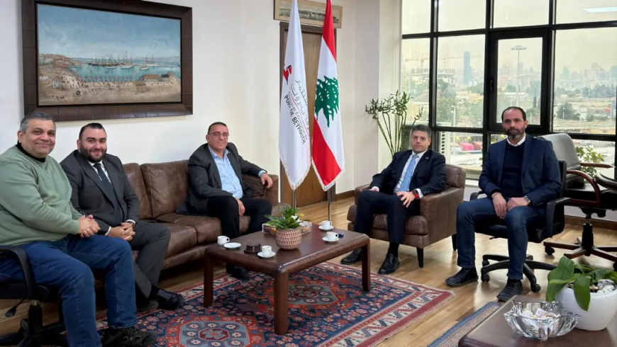 وفد من "تيار المستقبل" زار النفي وتأكيد اهمية تفعيل الدور النقابي لما فيه مصلحة العاملين في المرفأ