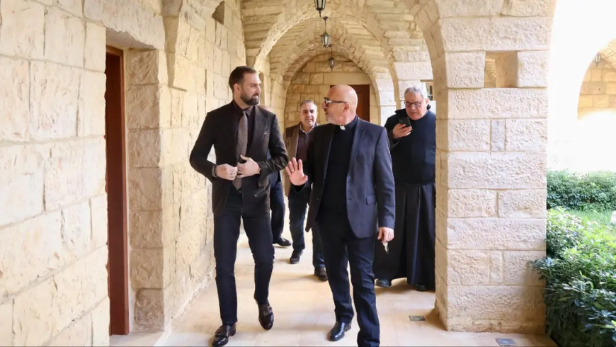 تيمور جنبلاط يزور اللويزة- دير القمر