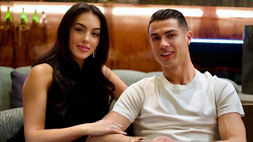 كيف عايد كريستيانو رونالدو جورجينا رودريغيز؟