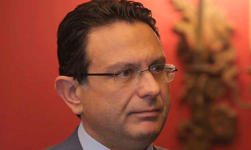 الخازن يطمئن محبيه عن وضعه الصحي.. "مرحلة وبتقطع"