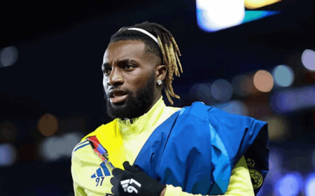 ترك ناديه.. والسبب تعرض ابنائه للعنصرية