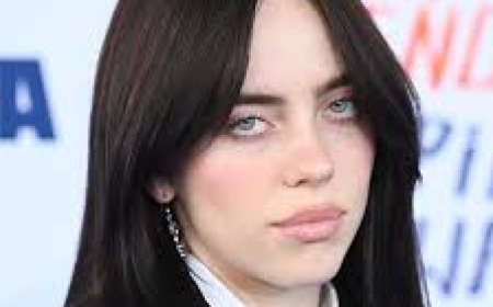 خاتم بيلي إيليش في غرامي 2026 يشعل شائعات خطوبتها من نات وولف!