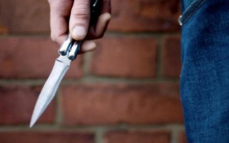 في المدرسة.. طعن معلمته 3 طعنات!