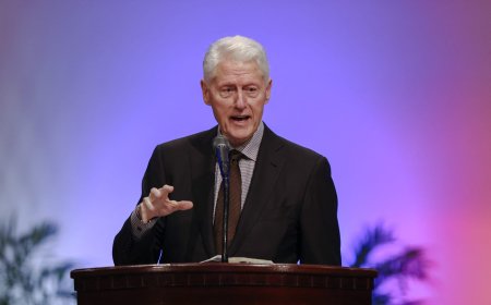 كلينتون يتحدى "إيبستين": أفرجوا عن كامل الملفات