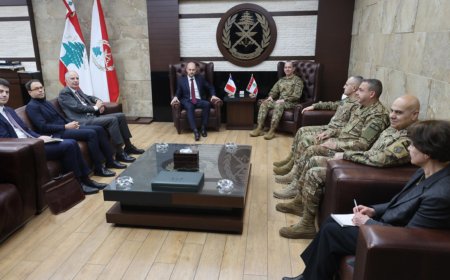 ماذا دار بين بارو وقائد الجيش؟