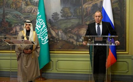 لافروف يبحث مع نظيره السعودي الوضع في ايران