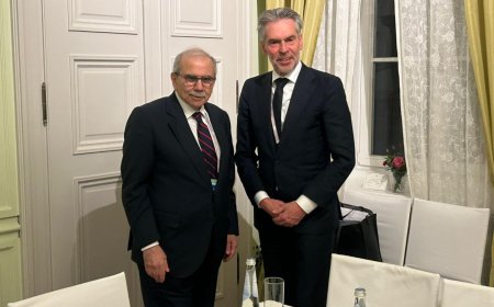 سلام يلتقي نظيره الهولندي