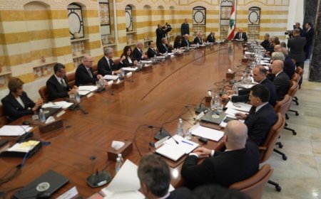 تهريبة وانفجار... ماذا فعلت حكومة "الإصلاح والإنقاذ"؟