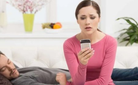 بين الحب والمراقبة: كيف يهدد الهاتف علاقة الزوجين؟