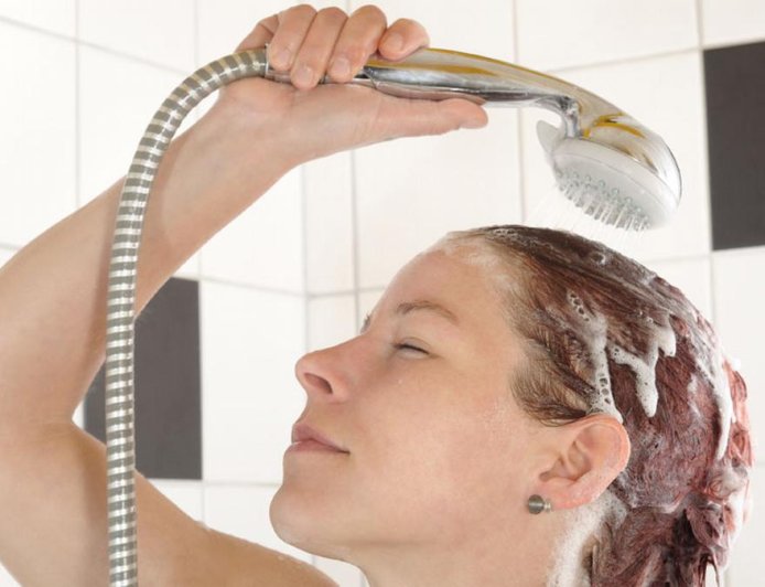 أثناء الاستحمام.. كيف نحمي البشرة؟