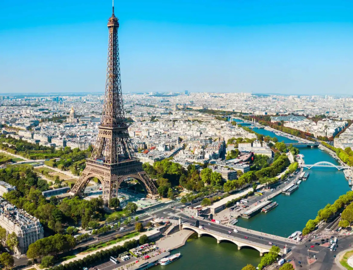 يوم واحد في باريس… رحلة مكثفة بين عبق التاريخ وأناقة الحاضر