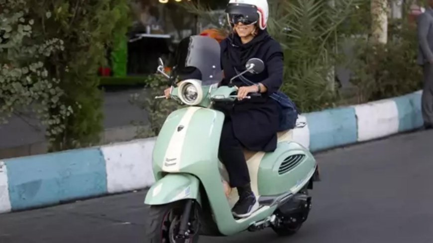 النظام في ايران يسمح للنساء بقيادة الدراجة النارية