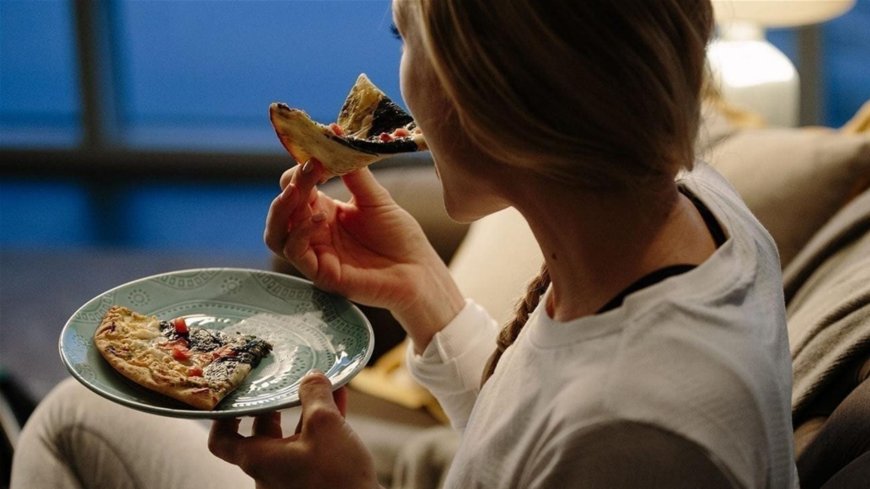 لا تتناولوا الطعام في وقت متأخر من الليل .. اليكم السبب