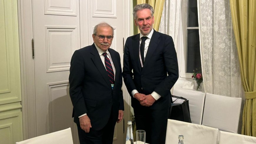 سلام يلتقي نظيره الهولندي