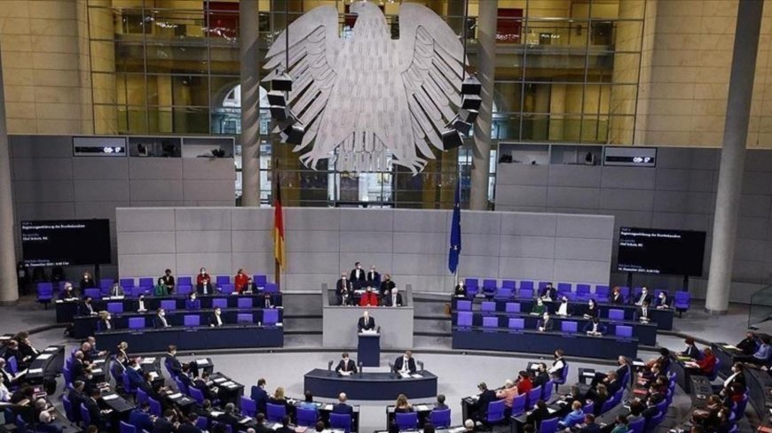 مادة خطرة وفوضى.. ماذا جرى في البرلمان الألماني؟