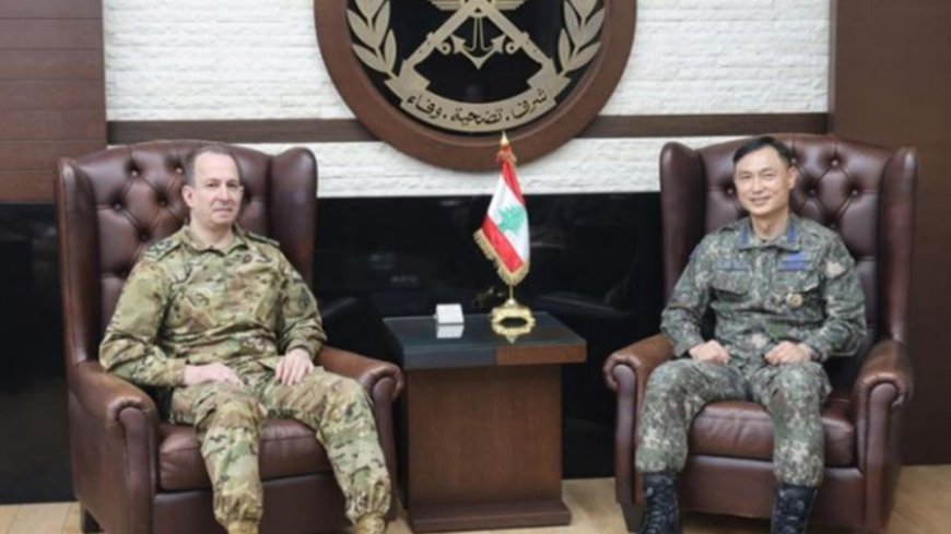 قائد الجيش يلتقي مسؤول عسكري كوري
