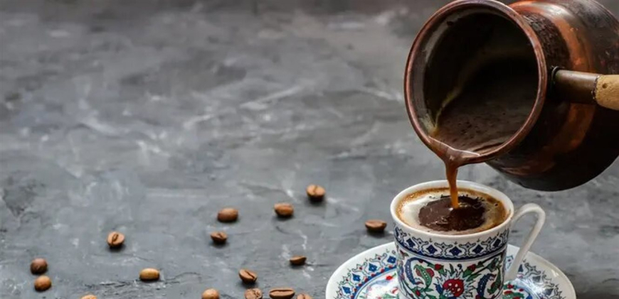 نصيحة الملح مع القهوة.. حقيقة ام وهم؟