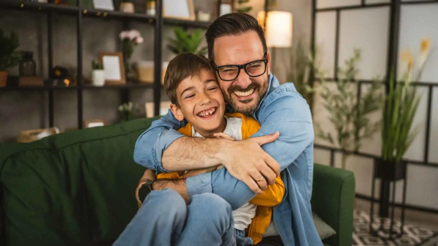 كيف يصنع الأب رجولة ابنه؟ ... أثر القدوة داخل الأسرة