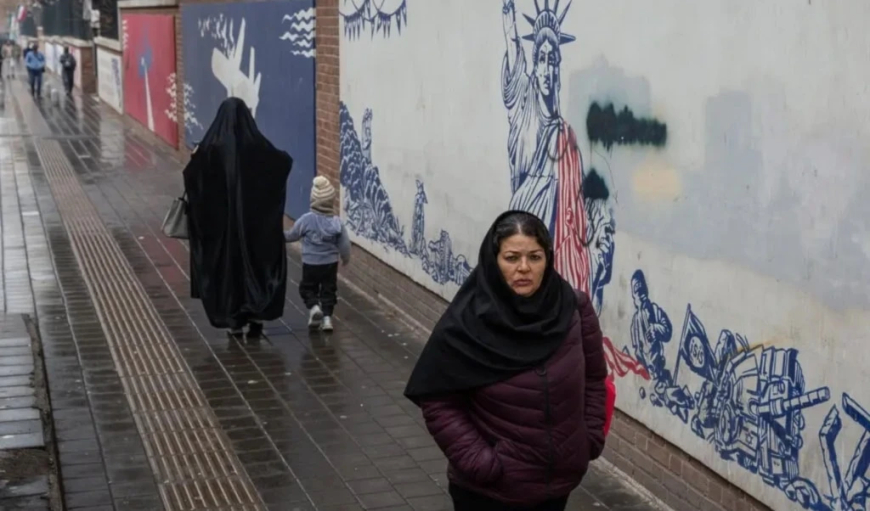 خلافات إدارة ترامب تطفو على السطح | أميركا - إيران: جولة ثالثة «مصيرية» غداً