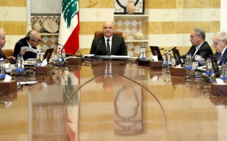 ماذا قال الوزراء قبل جلسة الحكومة؟