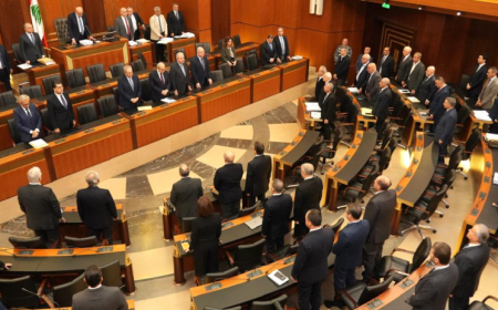 التمديد: مبتهجون، محرَجون، متضرّرون، ومستفيدون