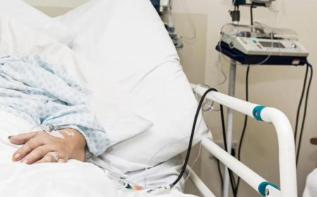 في البرج الشمالي.. انقاذ عائلة من تحت الركام