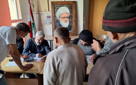 مكتب المرجع اليعقوبي في لبنان يوزّع مساعدات على النازحين