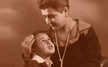 "أحن الى خبز امي".. كيف كرم الشعر والأدب الأم؟