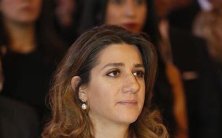 يمنى الجميل "كافرة"... فأرجموها!