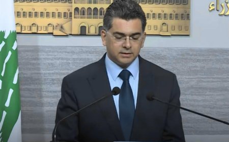 بعد استهداف شعيب وفتوني.. كيف علق وزير الاعلام؟