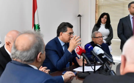 لقاء تشاوري برئاسة وزير الاعلام.. توافق على جملة مبادئ