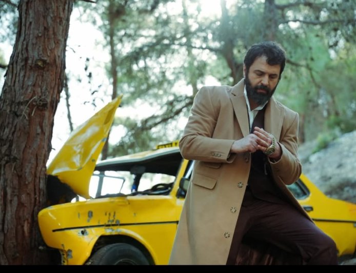 «مولانا»… بطلٌ هارب يعيش على حافة الانكشاف!