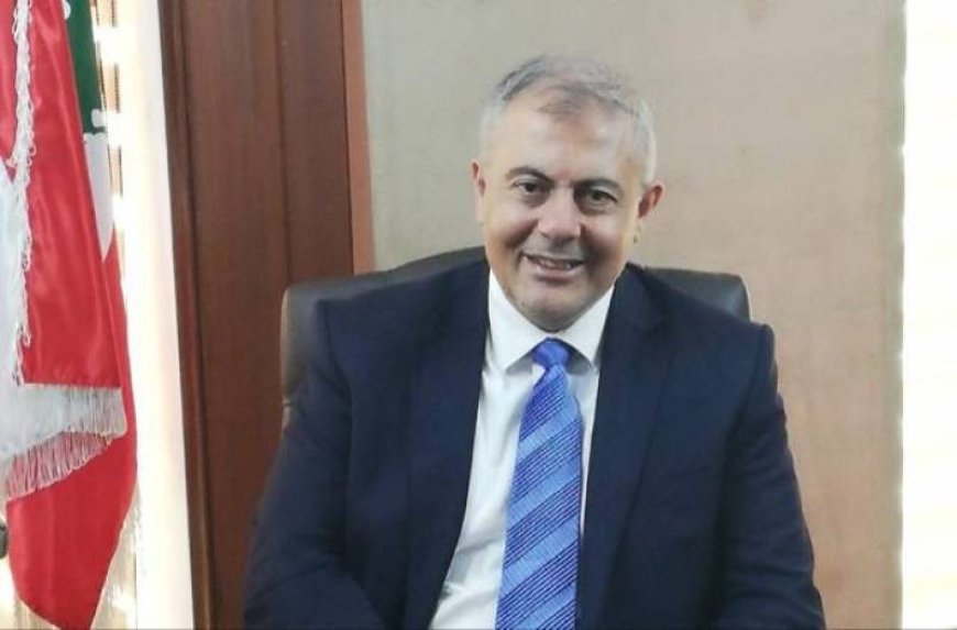 سيارات مركونة عشوائياً .. ومحافظ بيروت يتدخل