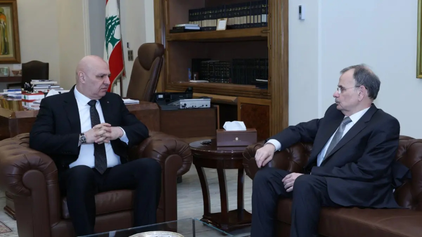 ماذا دار بين عون والبزري؟