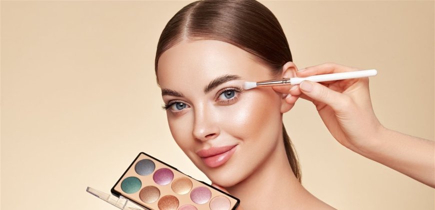 اشراقة طبيعية.. كيف يخفي المكياج العيوب