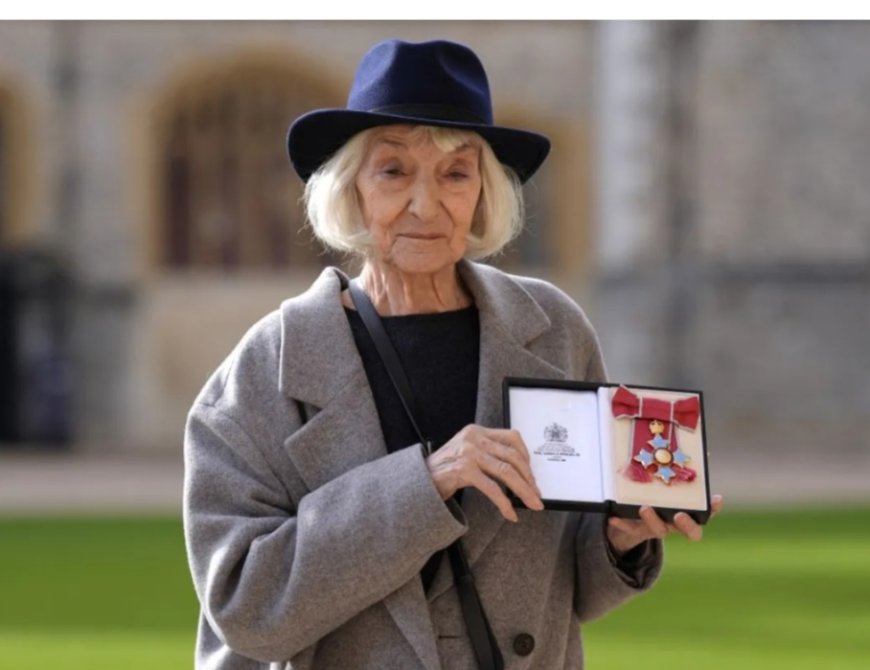 المسرح البريطاني يودّع جين لابوتاير نجمة "ذا كراون"