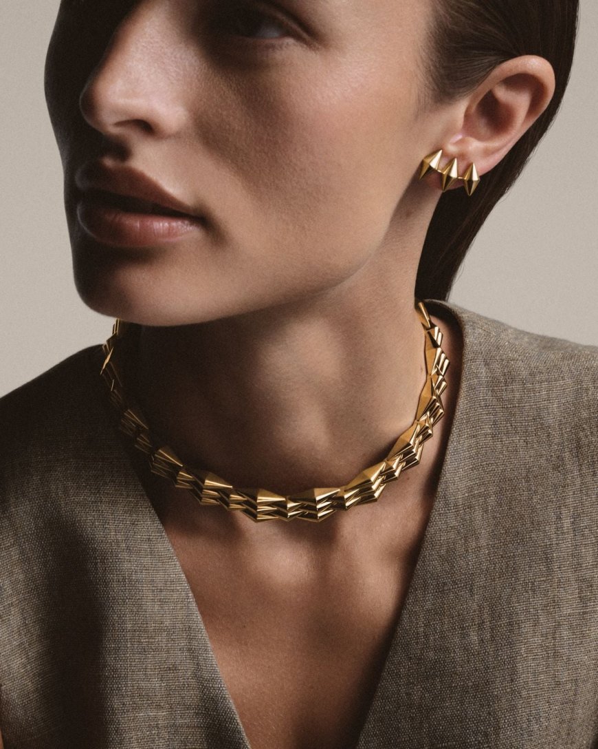 سحر الذهب يزيّن الأزياء الرمضانية ويبرز تفاصيلها التراثية